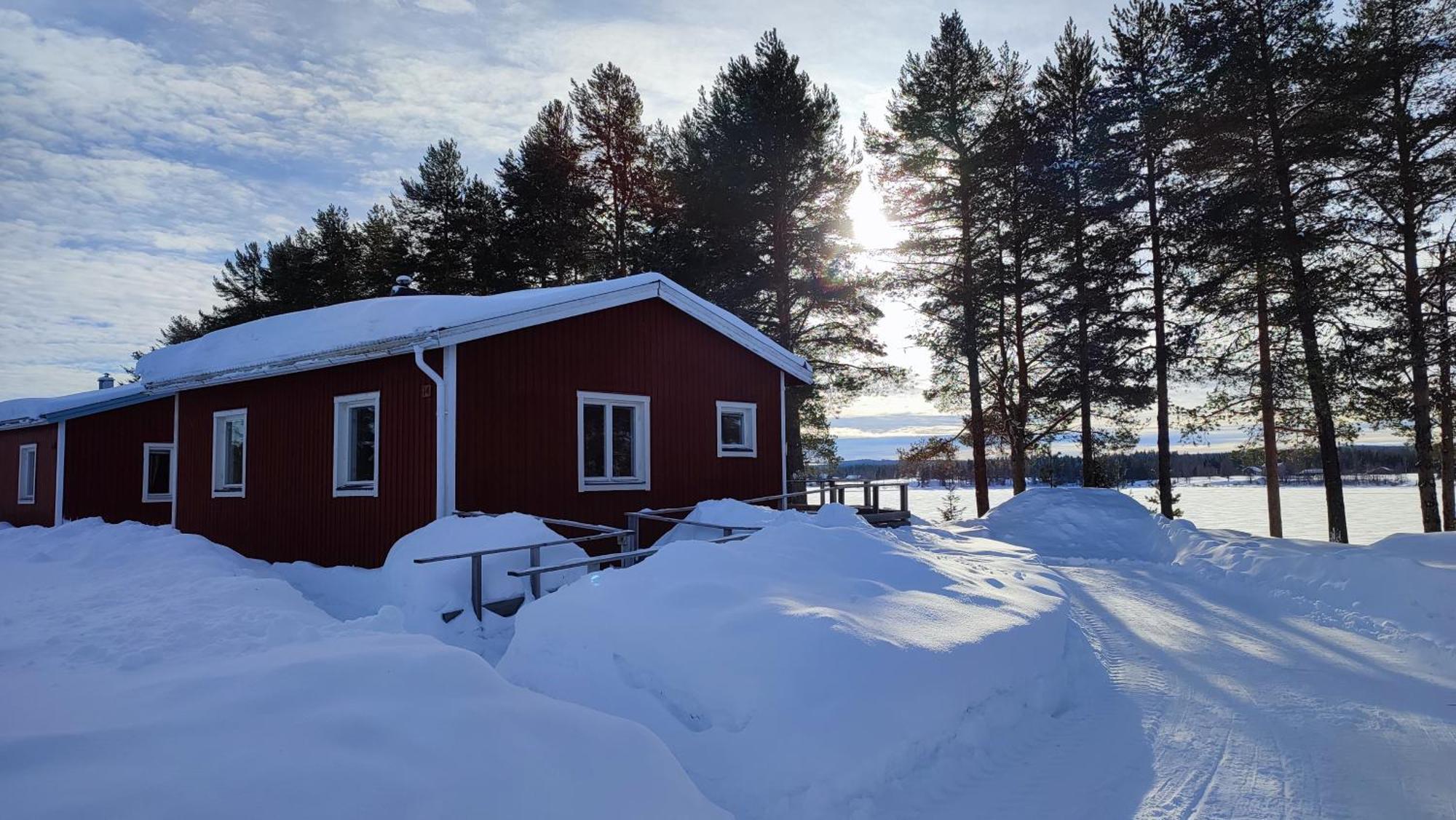 Fritidshus - Cottage - Holiday House - Soluppgang Blattniksele エクステリア 写真